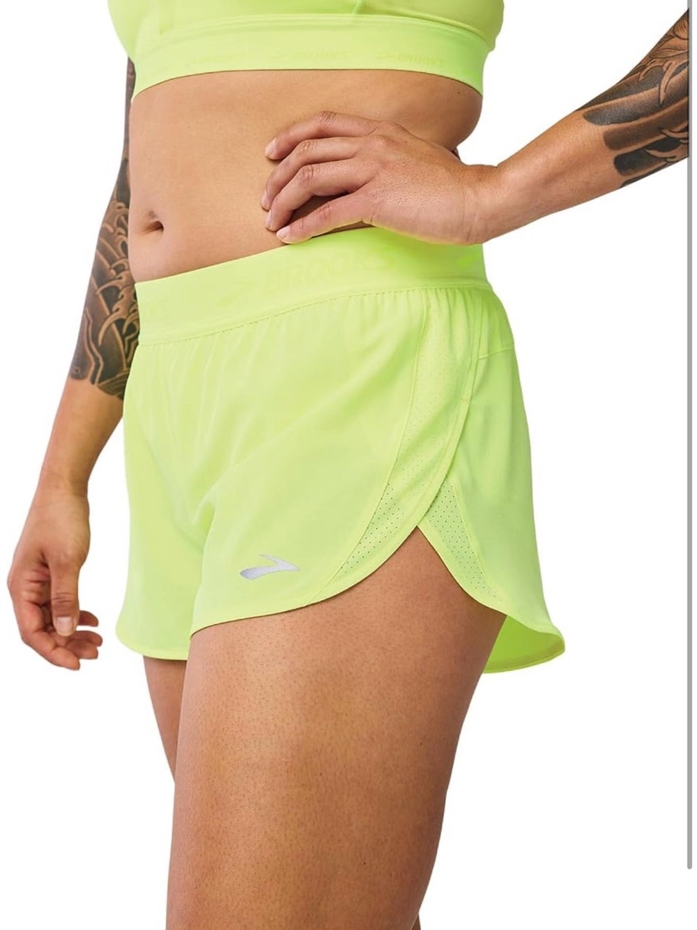 Brooks Women's Breakaway 2.5" Shorts size M NWT - Picture 3 of 9
